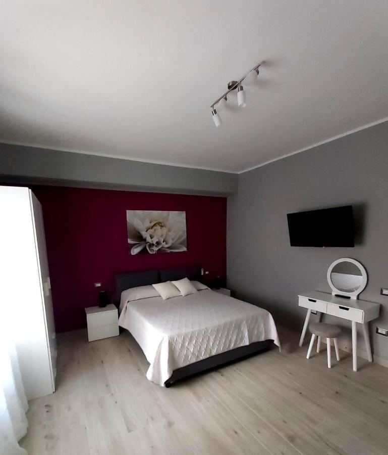 Le Stanze Di Dalia Bed & Breakfast Crotone Bagian luar foto