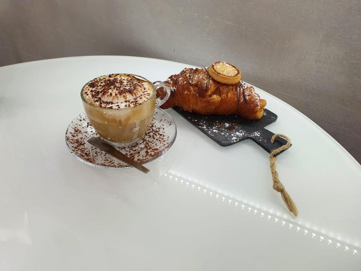 Le Stanze Di Dalia Bed & Breakfast Crotone Bagian luar foto