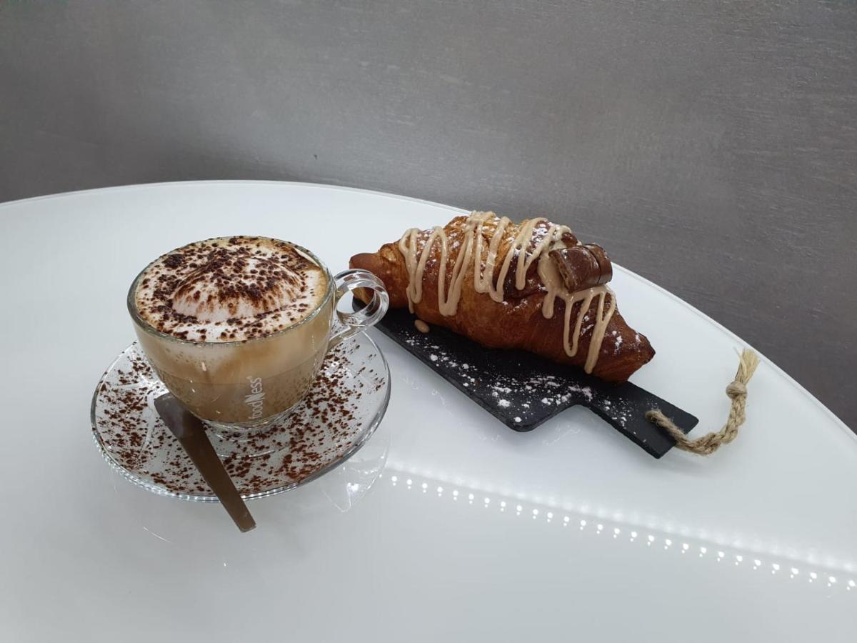 Le Stanze Di Dalia Bed & Breakfast Crotone Bagian luar foto